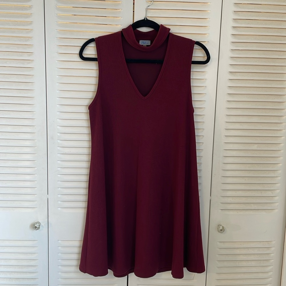 Francesca’s / Abbeline High/Key Hole Neck Maroon Sleeveless Sweater Dress